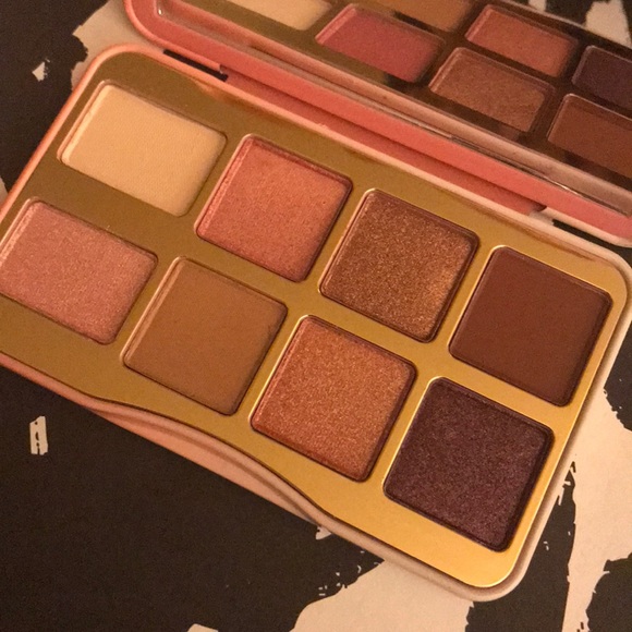 Too Faced Tickled Peach Eyeshadow Palette - Picture 5 of 7